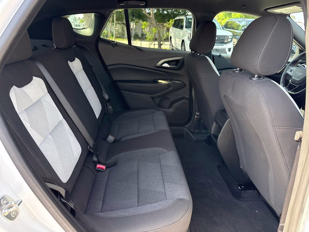 2024 Summit White Chevrolet Trax 1RS FWD SUV