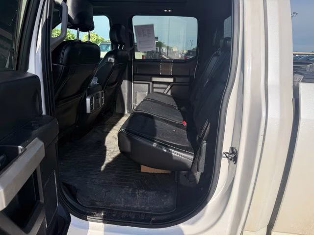 2016 White Platinum Metallic Tri-Coat Ford F-150 Lariat 4X4 Truck