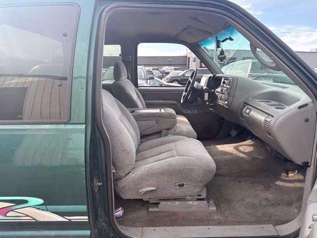1996 Black Chevrolet C/K 1500 Base 4X4 Truck
