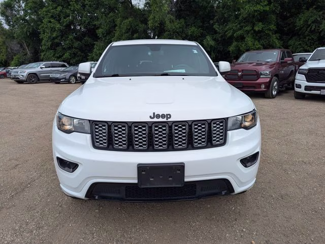 2020 Bright White Clearcoat Jeep Grand Cherokee Altitude 4X4 SUV