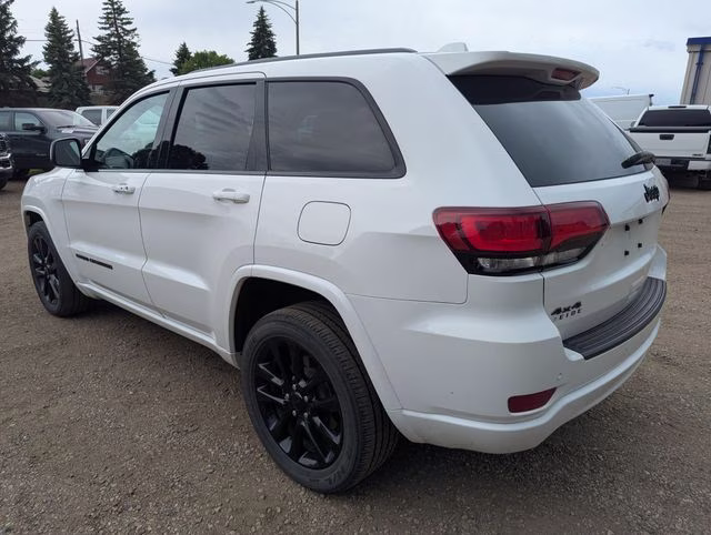 2020 Bright White Clearcoat Jeep Grand Cherokee Altitude 4X4 SUV