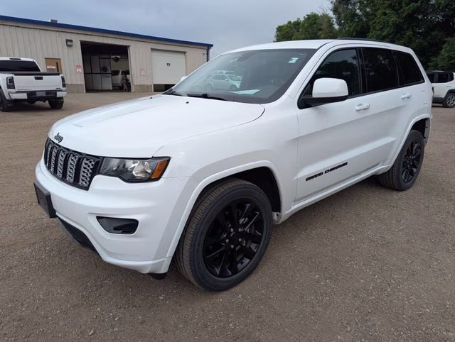 2020 Bright White Clearcoat Jeep Grand Cherokee Altitude 4X4 SUV
