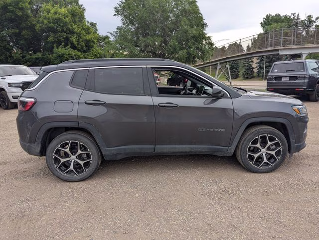 2024 Baltic Gray Metallic Clearcoat Jeep Compass Limited 4X4 SUV