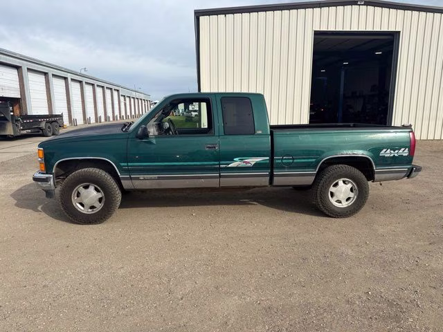 1996 Black Chevrolet C/K 1500 Base 4X4 Truck