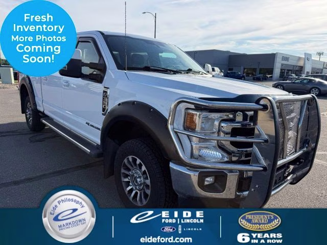 2022 Oxford White Ford Super Duty F-350 SRW Lariat 4X4 Truck