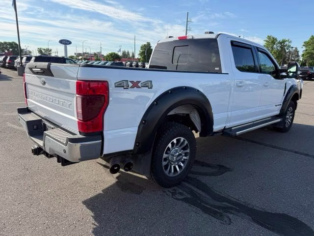 2022 Oxford White Ford Super Duty F-350 SRW Lariat 4X4 Truck