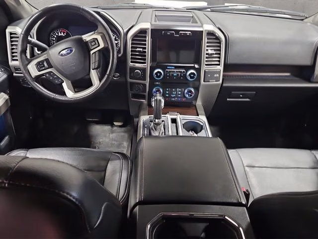 2016 White Platinum Metallic Tri-Coat Ford F-150 Lariat 4X4 Truck
