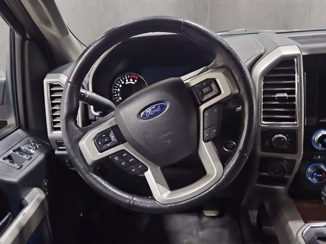 2016 White Platinum Metallic Tri-Coat Ford F-150 Lariat 4X4 Truck