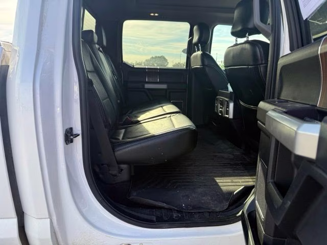2016 White Platinum Metallic Tri-Coat Ford F-150 Lariat 4X4 Truck