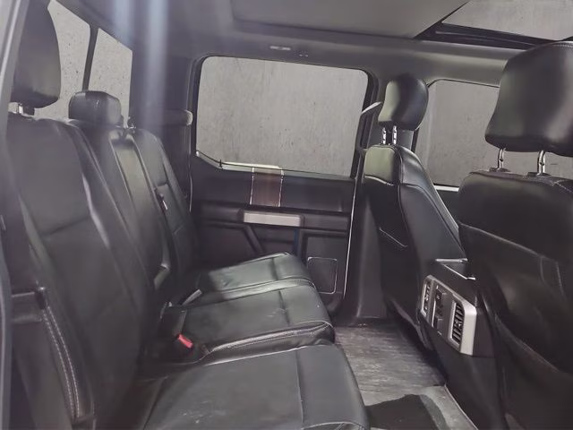 2016 White Platinum Metallic Tri-Coat Ford F-150 Lariat 4X4 Truck