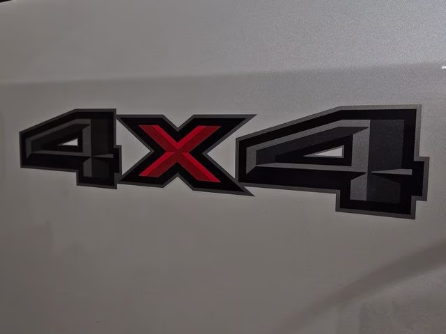 2016 White Platinum Metallic Tri-Coat Ford F-150 Lariat 4X4 Truck