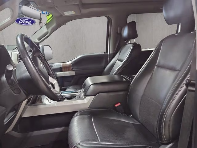 2016 White Platinum Metallic Tri-Coat Ford F-150 Lariat 4X4 Truck
