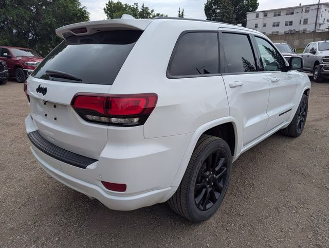2020 Bright White Clearcoat Jeep Grand Cherokee Altitude 4X4 SUV