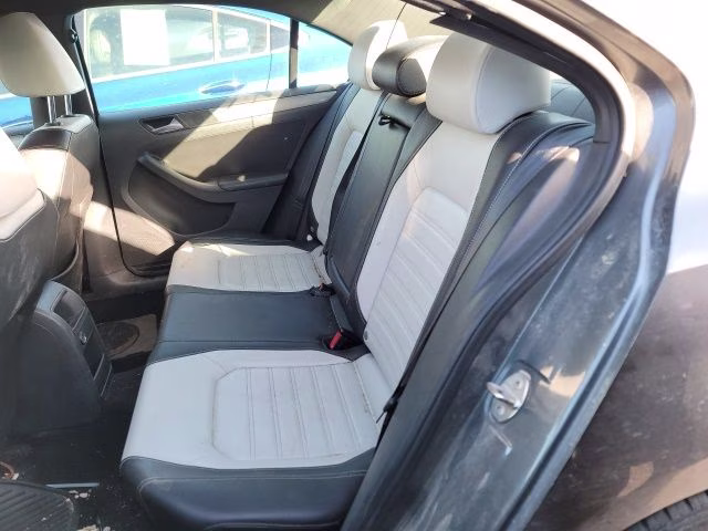 2016 Gray Volkswagen Jetta 1.8T Sport FWD Sedan