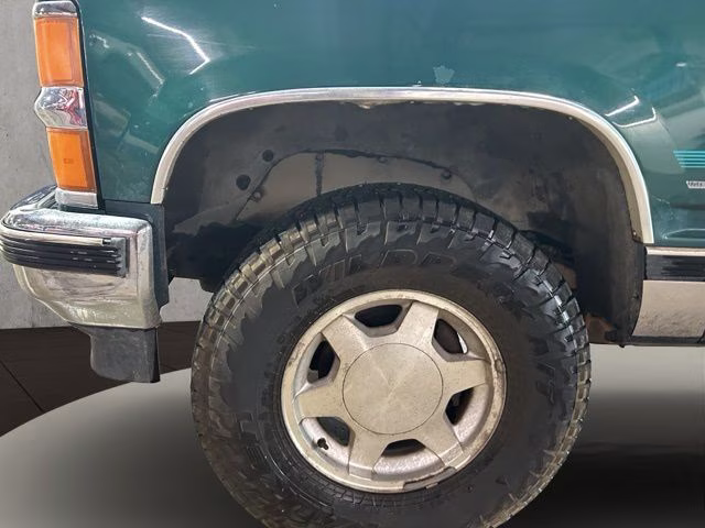 1996 Black Chevrolet C/K 1500 Base 4X4 Truck