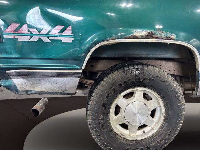 1996 Black Chevrolet C/K 1500 Base 4X4 Truck