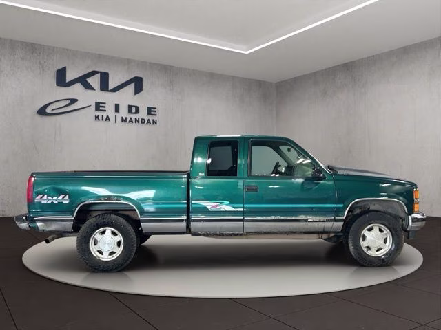 1996 Black Chevrolet C/K 1500 Base 4X4 Truck