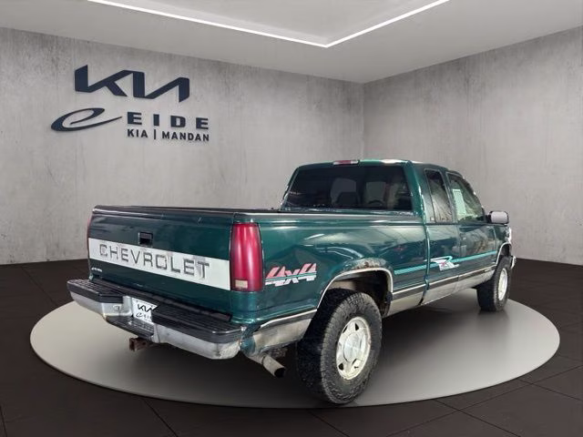 1996 Black Chevrolet C/K 1500 Base 4X4 Truck