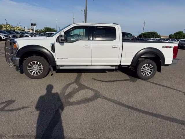2022 Oxford White Ford Super Duty F-350 SRW Lariat 4X4 Truck
