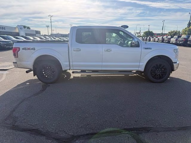 2016 White Platinum Metallic Tri-Coat Ford F-150 Lariat 4X4 Truck