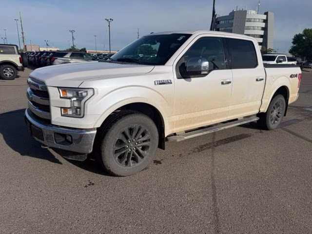 2016 White Platinum Metallic Tri-Coat Ford F-150 Lariat 4X4 Truck