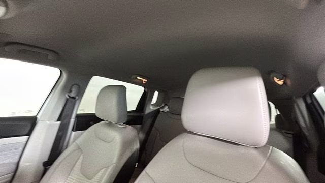 2022 Bright White Clearcoat Jeep Compass Latitude 4X4 SUV