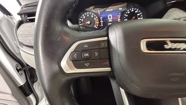 2022 Bright White Clearcoat Jeep Compass Latitude 4X4 SUV