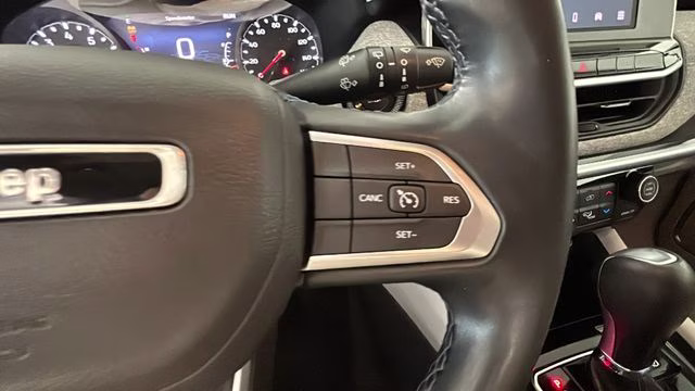 2022 Bright White Clearcoat Jeep Compass Latitude 4X4 SUV