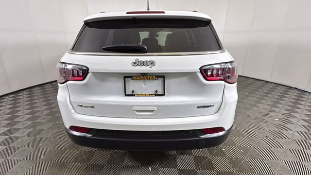 2022 Bright White Clearcoat Jeep Compass Latitude 4X4 SUV