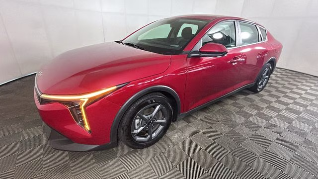 2025 Currant Red Kia K4 LXS FWD Sedan