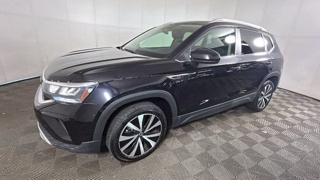 2022 Deep Black Pearl Volkswagen Taos 1.5T SE FWD SUV