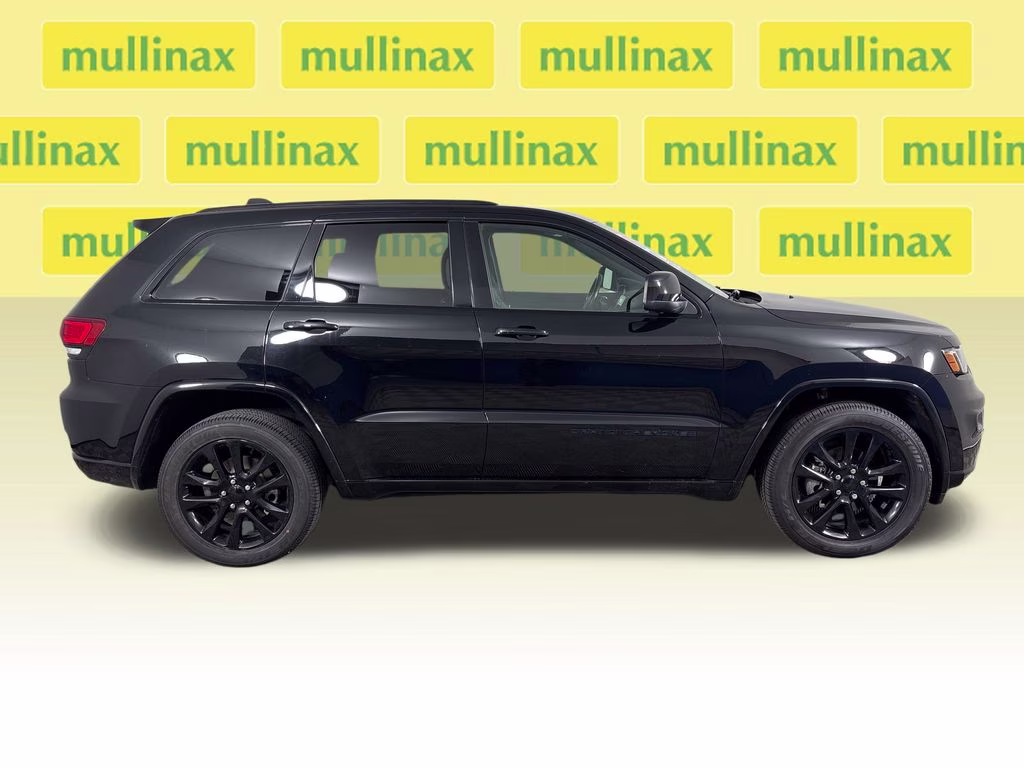2020 Diamond Black Crystal Pearlcoat Jeep Grand Cherokee Altitude 4X4 SUV