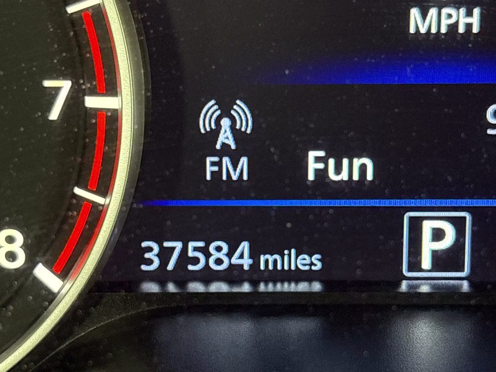 2023 Pearl White Tricoat Nissan Altima 2.5 SR FWD Sedan