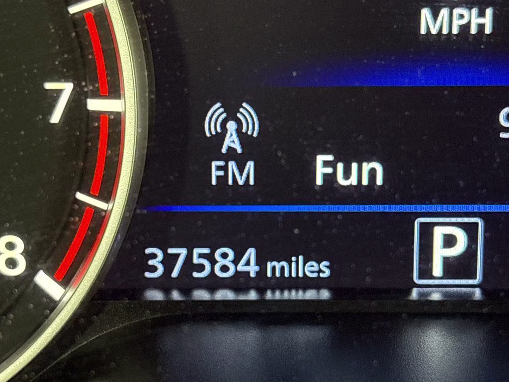 2023 Pearl White Tricoat Nissan Altima 2.5 SR FWD Sedan
