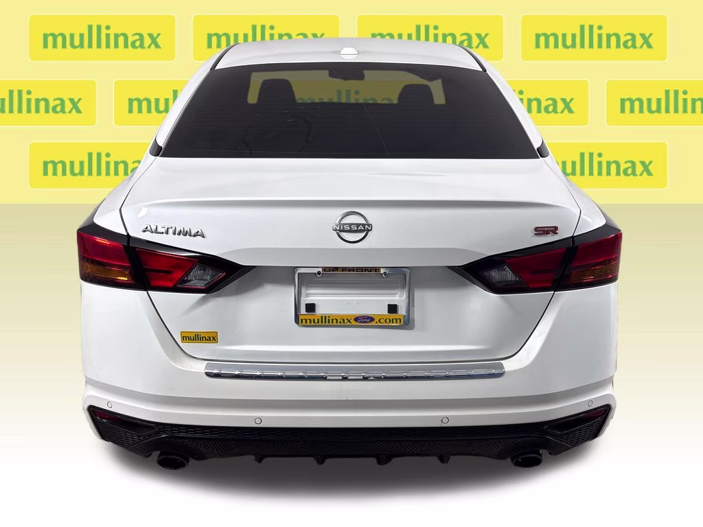 2023 Pearl White Tricoat Nissan Altima 2.5 SR FWD Sedan