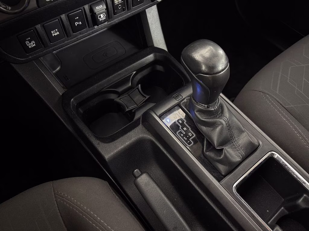 2018 Super White Toyota Tacoma TRD Off-Road 4X4 Truck
