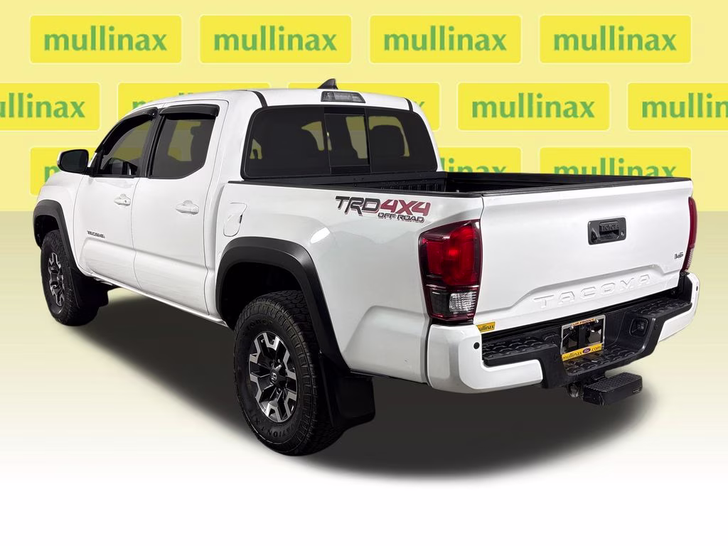 2018 Super White Toyota Tacoma TRD Off-Road 4X4 Truck