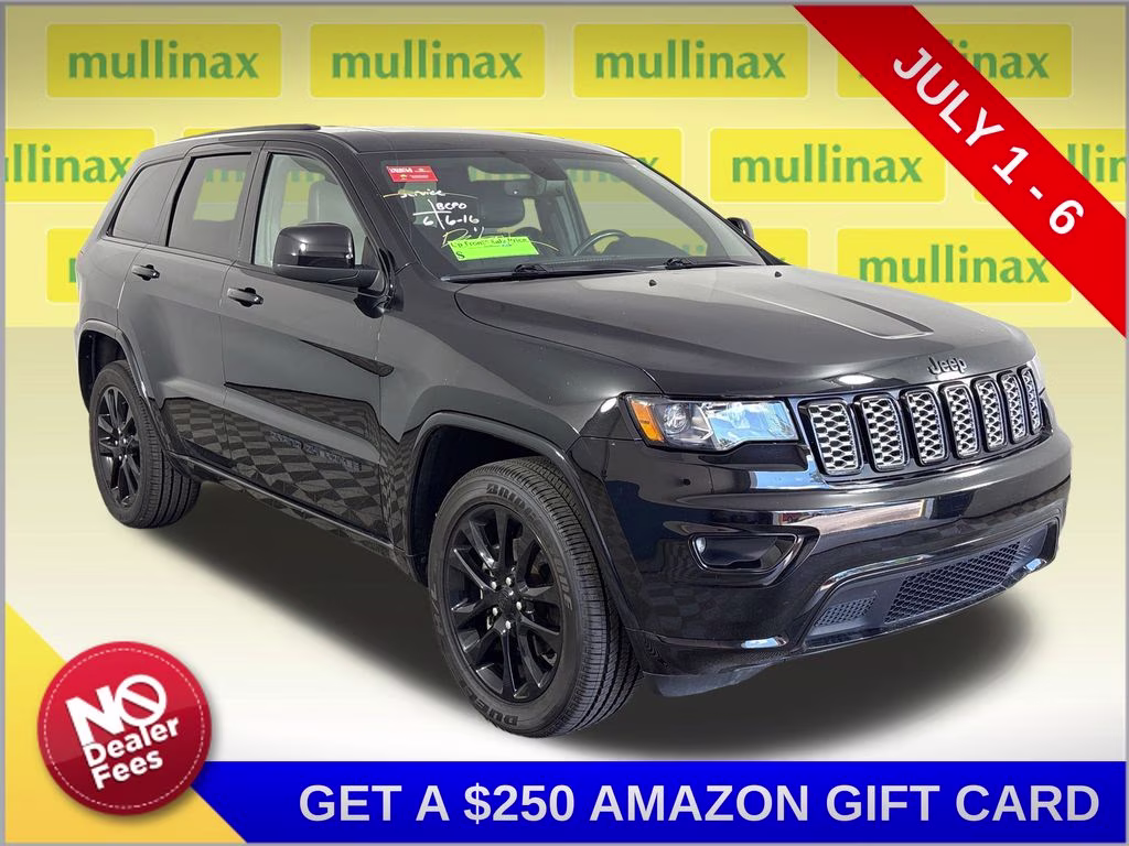 2020 Diamond Black Crystal Pearlcoat Jeep Grand Cherokee Altitude 4X4 SUV
