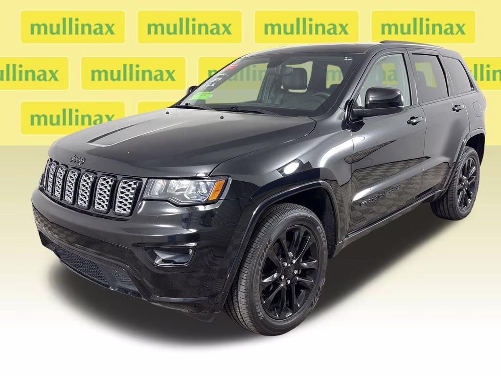 2020 Diamond Black Crystal Pearlcoat Jeep Grand Cherokee Altitude 4X4 SUV