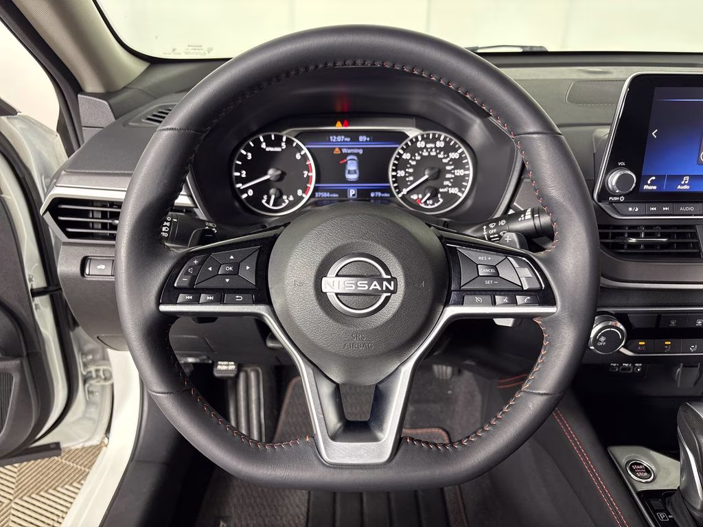 2023 Pearl White Tricoat Nissan Altima 2.5 SR FWD Sedan