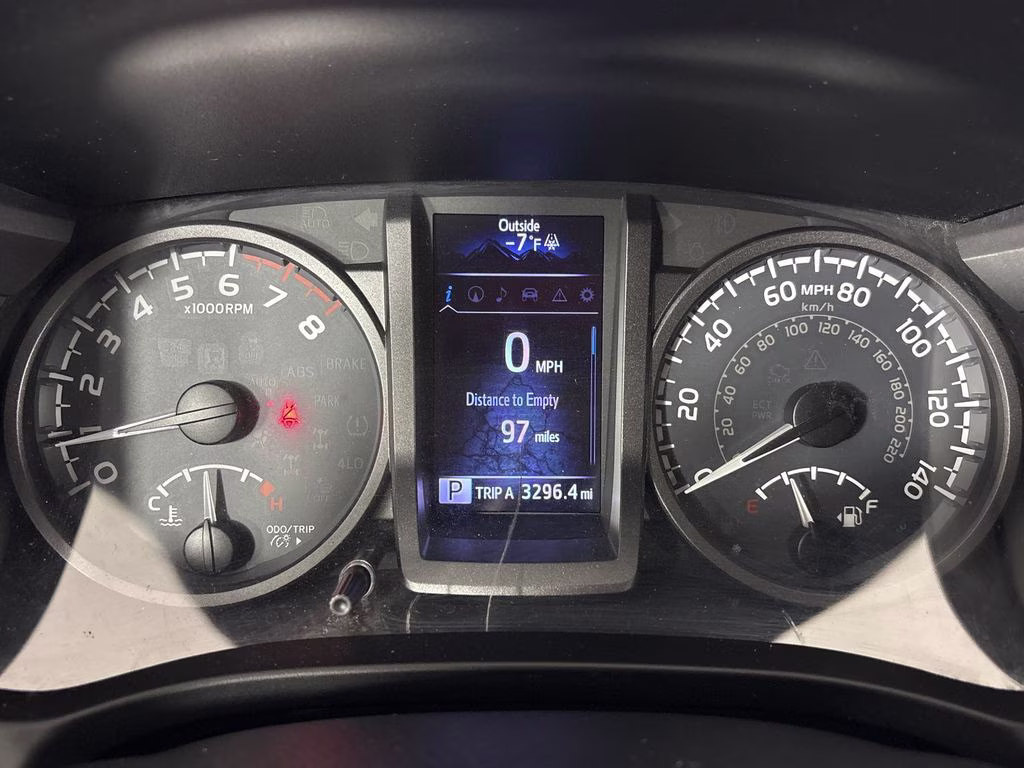 2018 Super White Toyota Tacoma TRD Off-Road 4X4 Truck
