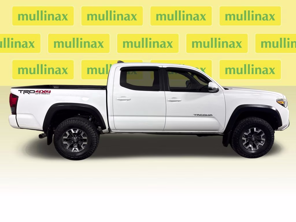 2018 Super White Toyota Tacoma TRD Off-Road 4X4 Truck