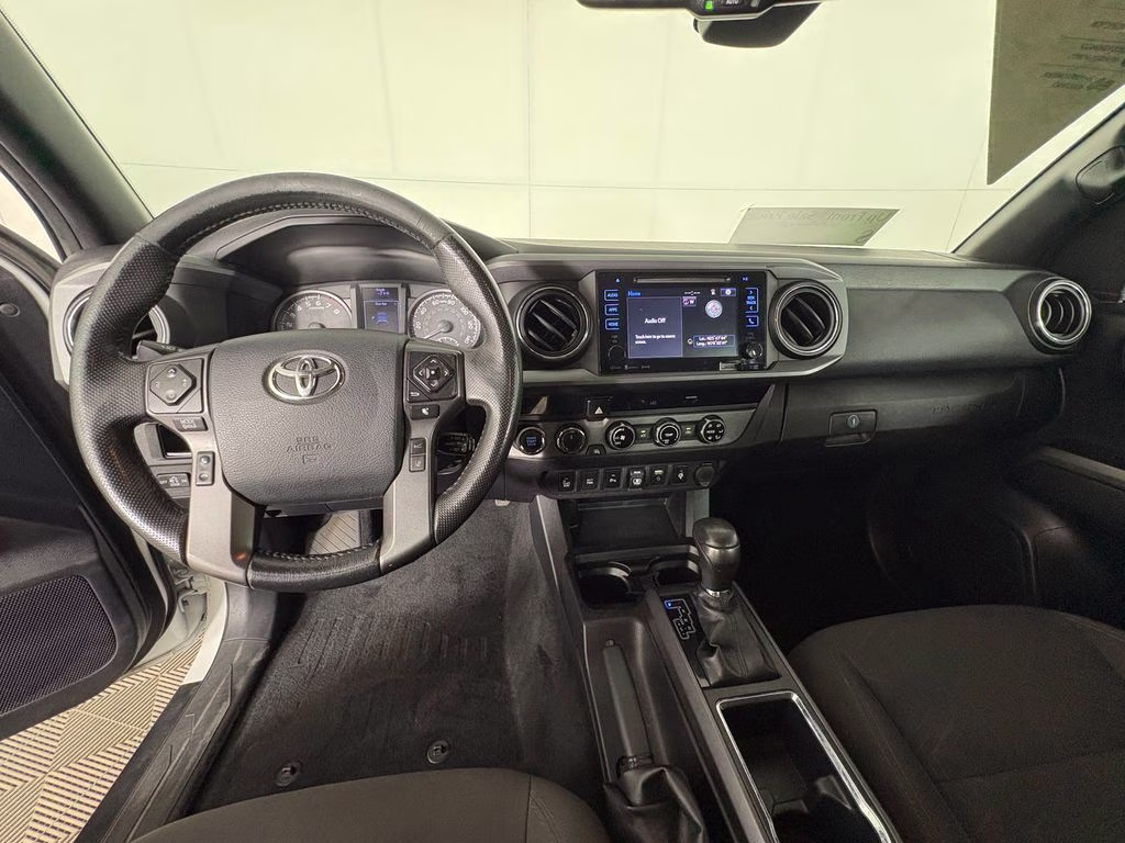 2018 Super White Toyota Tacoma TRD Off-Road 4X4 Truck