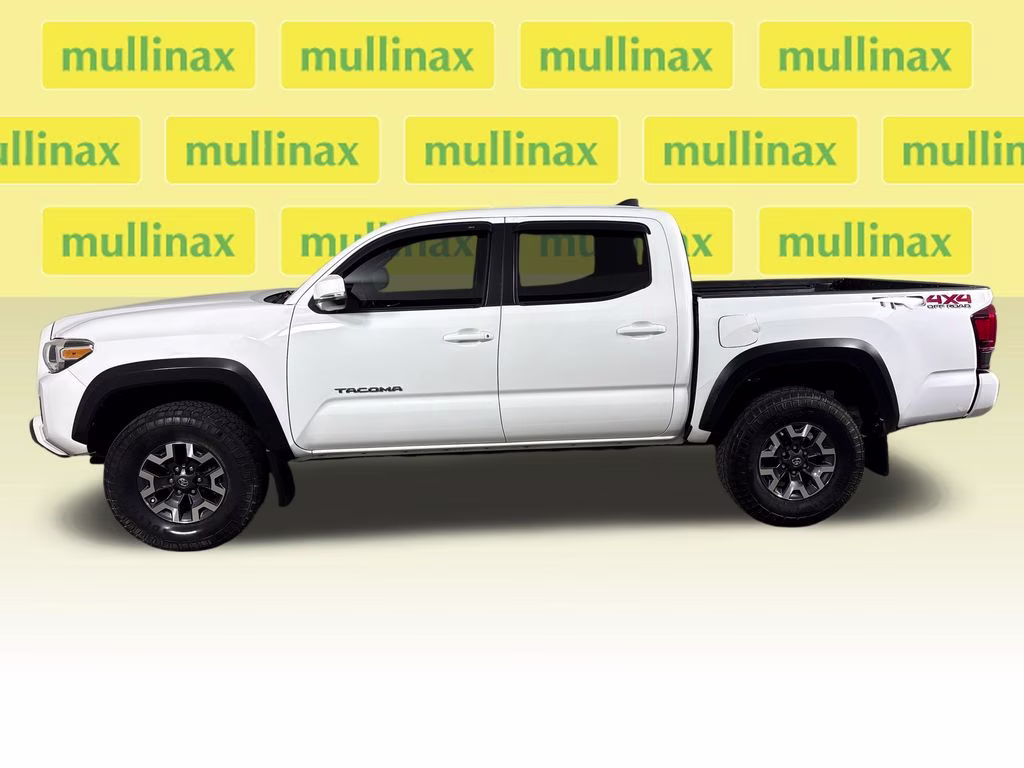 2018 Super White Toyota Tacoma TRD Off-Road 4X4 Truck