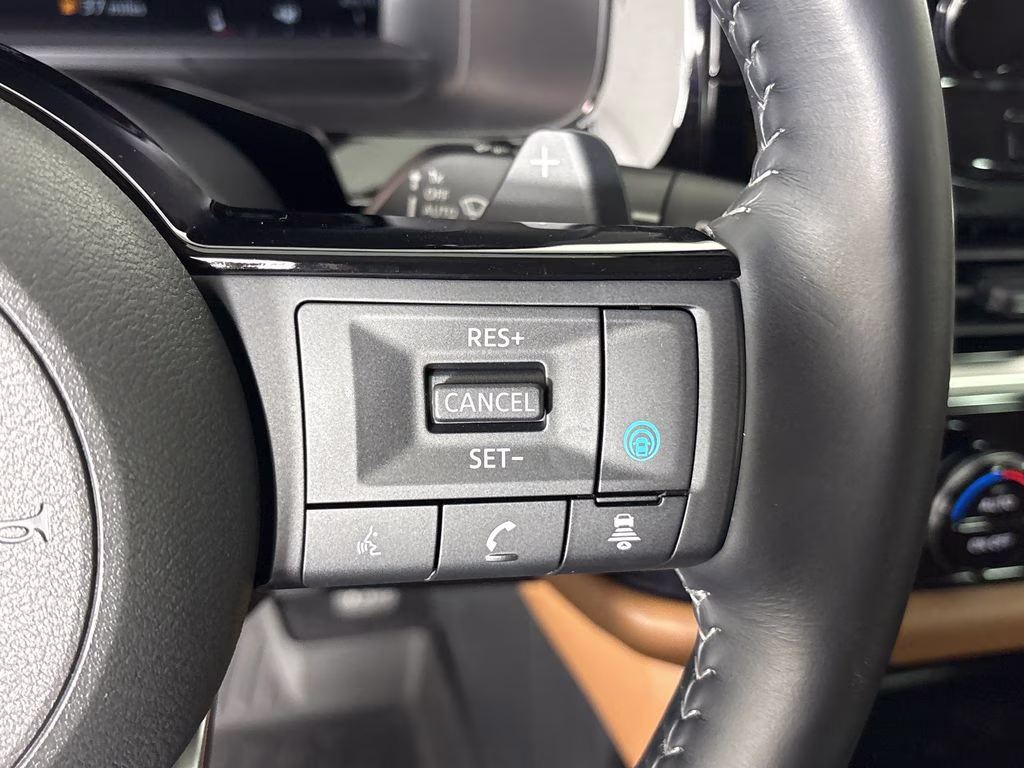 2025 Solid Gray/Super Black Nissan Pathfinder Platinum FWD SUV