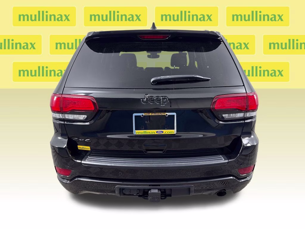 2020 Diamond Black Crystal Pearlcoat Jeep Grand Cherokee Altitude 4X4 SUV