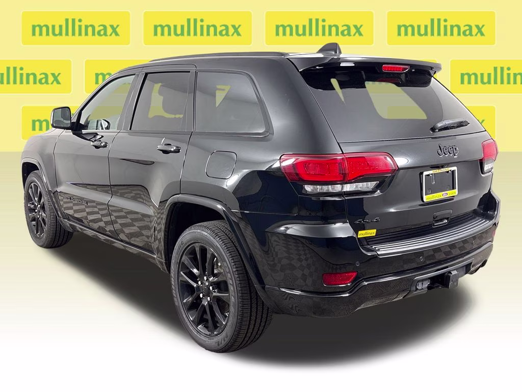 2020 Diamond Black Crystal Pearlcoat Jeep Grand Cherokee Altitude 4X4 SUV