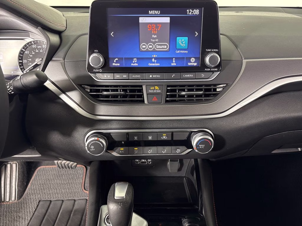 2023 Pearl White Tricoat Nissan Altima 2.5 SR FWD Sedan