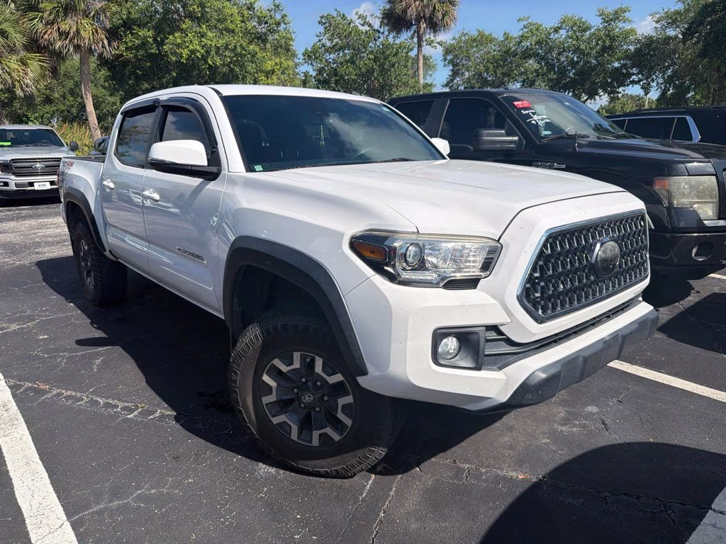 2018 Super White Toyota Tacoma TRD Off-Road 4X4 Truck