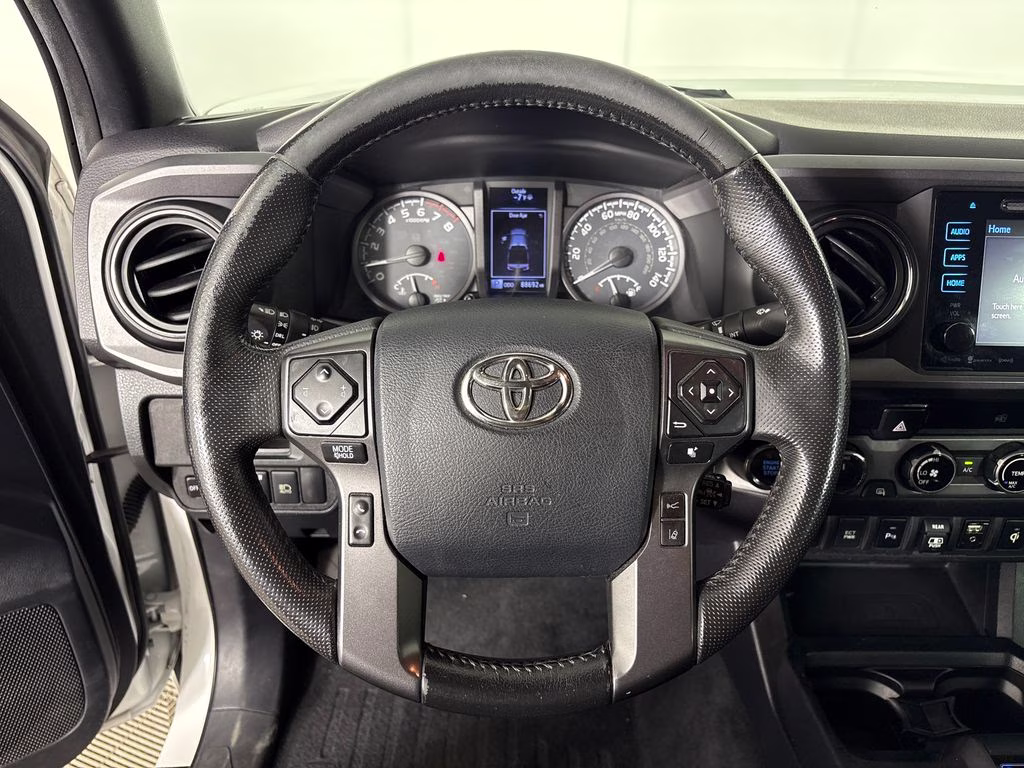 2018 Super White Toyota Tacoma TRD Off-Road 4X4 Truck